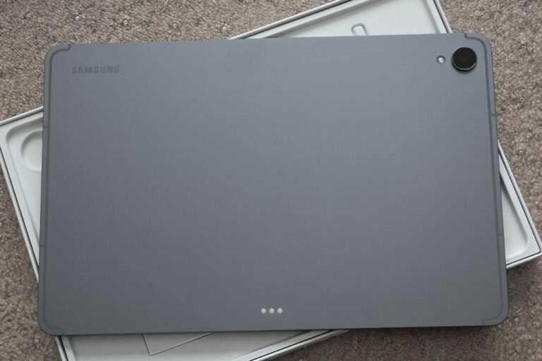 Samsung Galaxy Tab S11 Review: The Bright, Pen-First Android Tablet to Beat