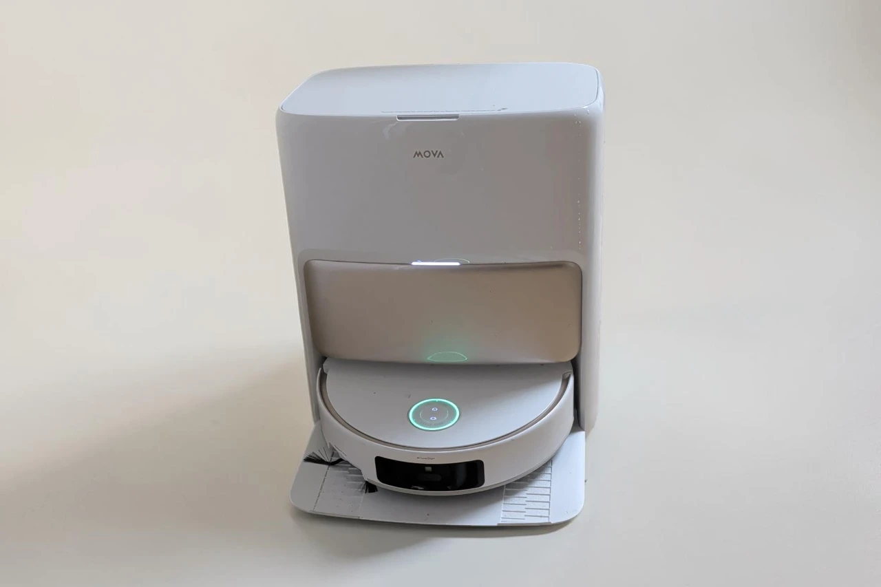 MOVA V50 Ultra Complete Review: Good for Pet Hair and Mixed Floors